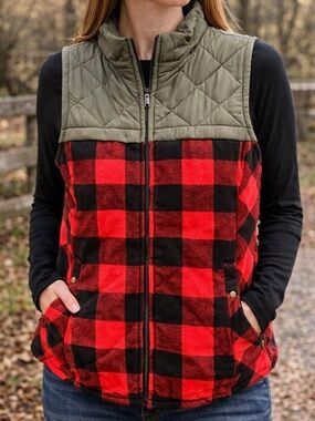 NWT Maurices Plaid Quilted Vest